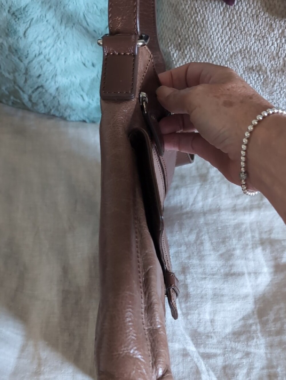 Danier Brown Leather Crossbody Bag - Picture 6 of 7